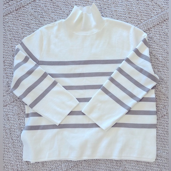 H&M White and Brown Striped Turtleneck Sweater - Picture 4 of 10